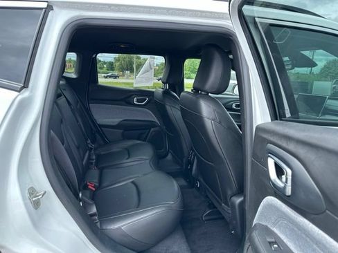 Used 2024 Jeep Compass Latitude AWD/4WD image 22