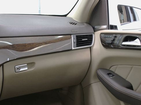 Used 2016 Mercedes-Benz GL 450 4MATIC w/ Premium I Package image 58