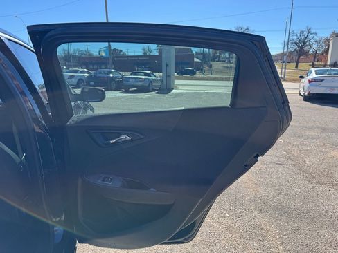 Used 2019 Chevrolet Malibu LS image 16