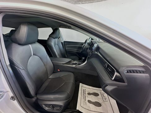 Used 2022 Toyota Camry XSE image 28
