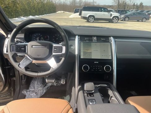 New 2026 Land Rover Discovery Dynamic SE AWD/4WD image 12