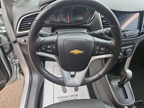 Used 2018 Chevrolet Trax LT w/ LT Convenience Package FWD image 13