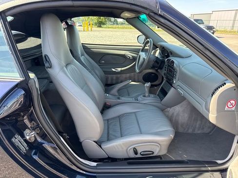 Used 2003 Porsche 911 Carrera RWD image 9