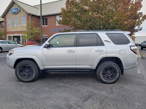 Used 2023 Toyota 4Runner TRD Off-Road Premium image 2