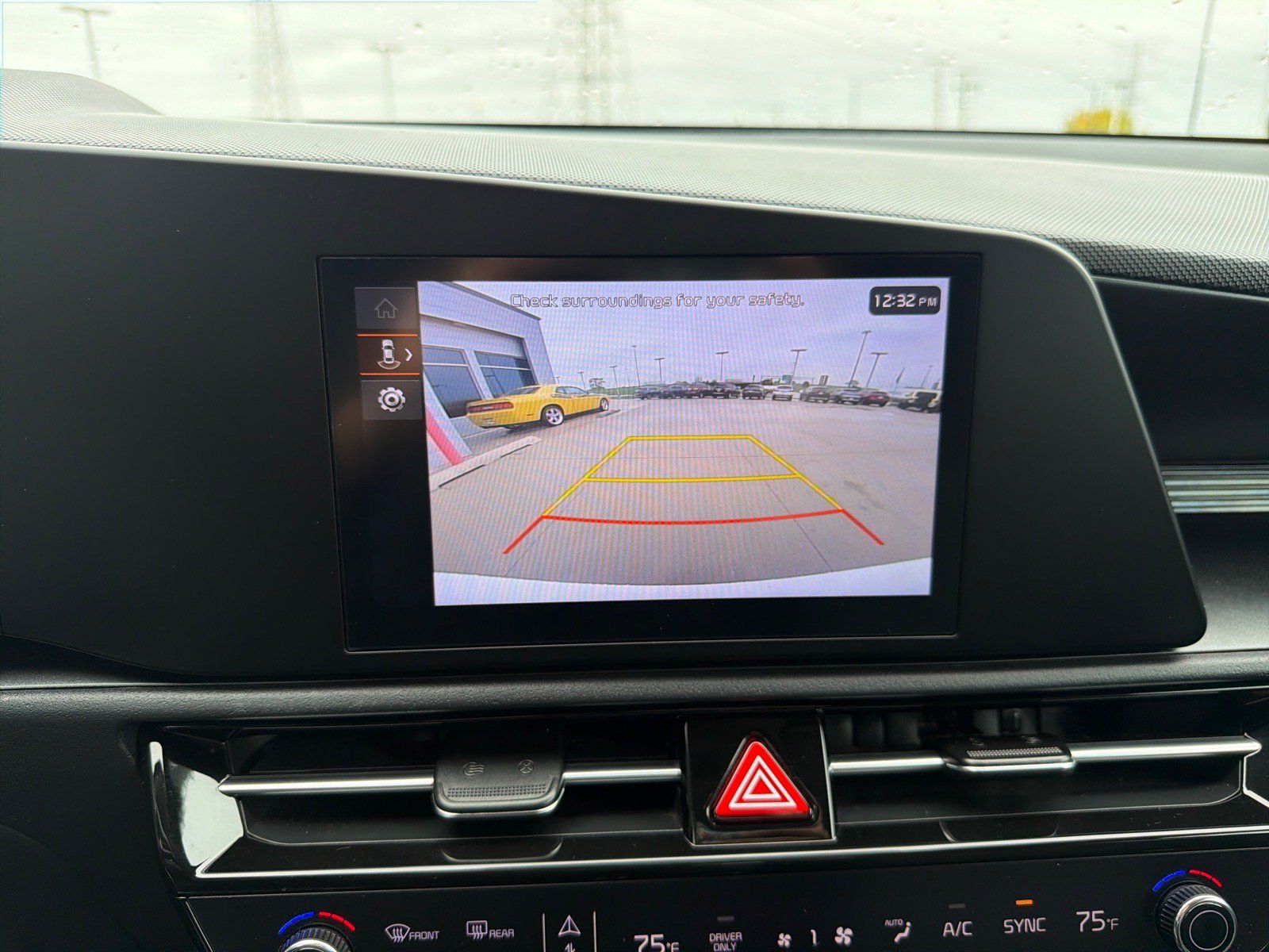 Used 2025 Kia Niro LX FWD image 16