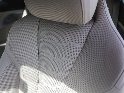 Used 2026 BMW M850i xDrive Convertible w/ M Sport Professional Package image 21