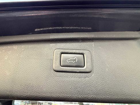 Used 2016 Subaru Outback 3.6R Limited w/ Popular Package #4 image 32