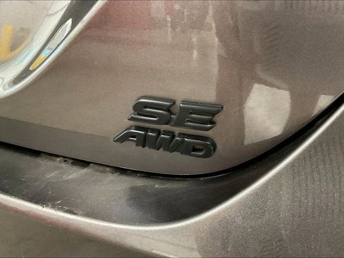 Used 2023 Toyota Camry SE image 10