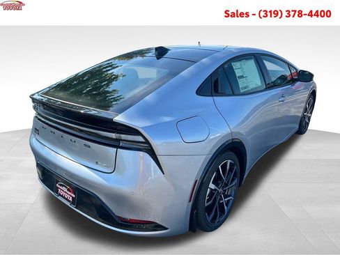 New 2026 Toyota Prius Plug-In Hybrid FWD image 5