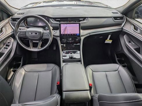 New 2025 Jeep Grand Cherokee L Limited image 16
