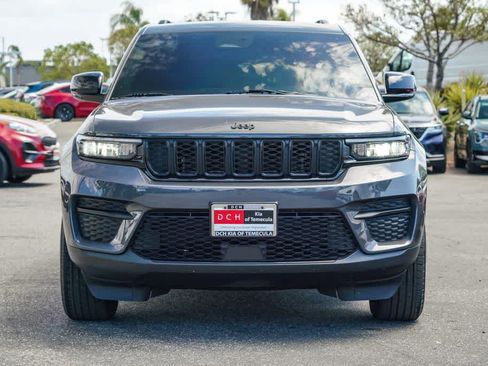 Used 2025 Jeep Grand Cherokee Altitude AWD/4WD image 2