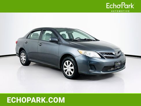 Used 2011 Toyota Corolla LE image 1