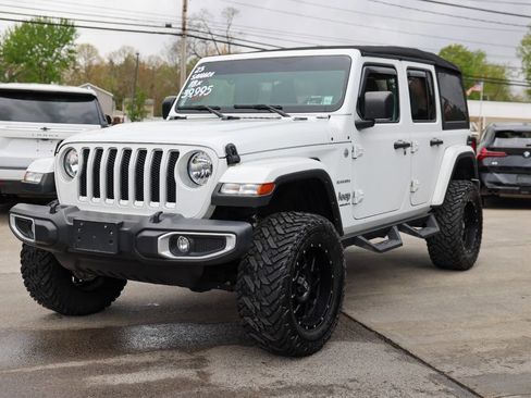 Used 2023 Jeep Wrangler Unlimited Sahara w/ Cold Weather Group AWD/4WD image 7