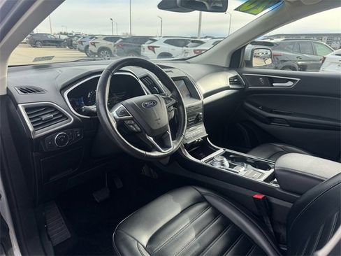 Used 2020 Ford Edge SEL w/ Convenience Package image 18