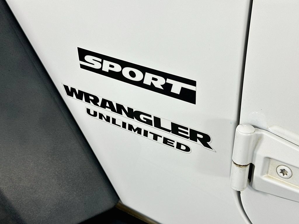 Used 2015 Jeep Wrangler Unlimited Sport w/ Quick Order Package 24S AWD/4WD image 28