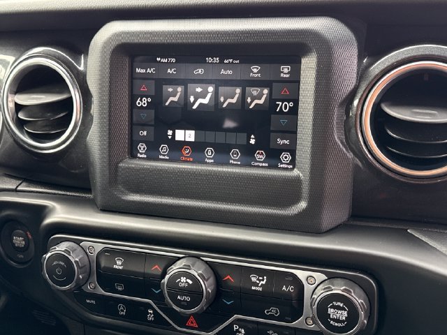 Used 2020 Jeep Wrangler Unlimited Sahara AWD/4WD image 27
