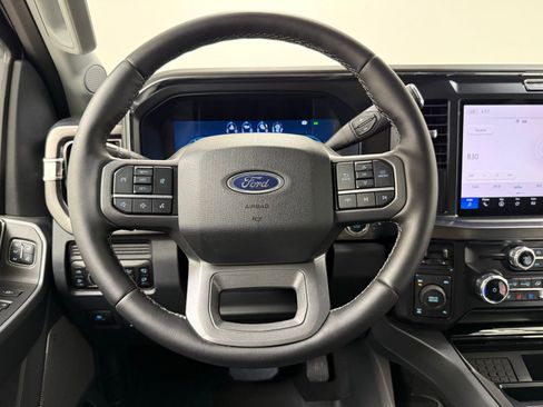 Used 2026 Ford F250 Lariat w/ Black Appearance Package image 27