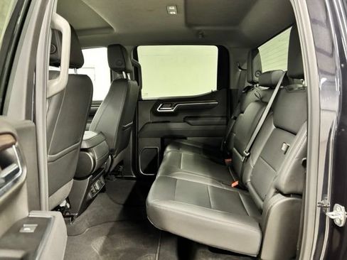 Used 2026 GMC Sierra 1500 SLT AWD/4WD image 19