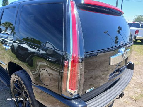 Used 2011 Cadillac Escalade AWD w/ Touring Package image 14