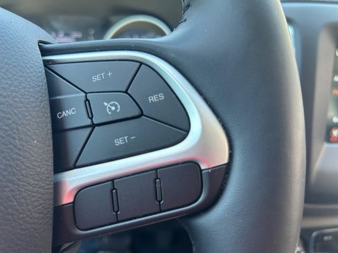 Used 2021 Jeep Compass Sport w/ Cold Weather Group FWD image 16