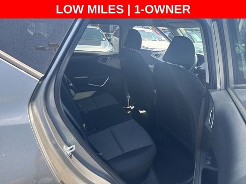 Used 2023 Kia Soul LX w/ LX Technology Package FWD image 17