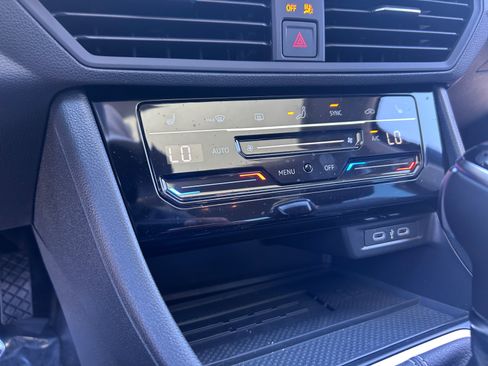 New 2026 Volkswagen Jetta SE FWD image 12