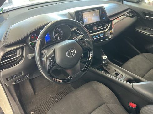 Used 2018 Toyota C-HR XLE image 10