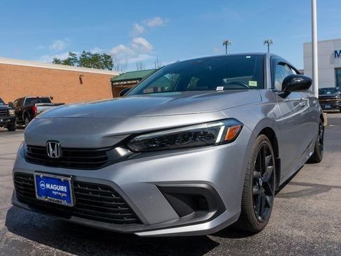 Used 2024 Honda Civic Sport image 2