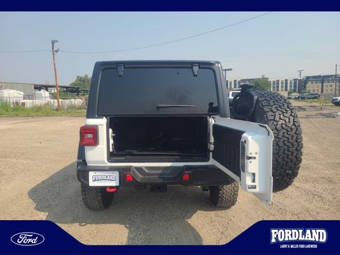 Used 2022 Jeep Wrangler Unlimited Rubicon w/ LED Lighting Group AWD/4WD image 32