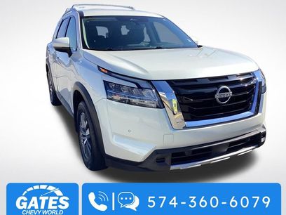 Used 2023 Nissan Pathfinder SL
