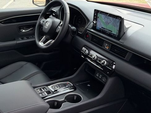 New 2025 Honda Pilot Touring image 10