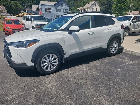 Used 2022 Toyota Corolla Cross LE image 25