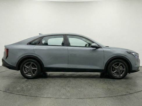 Used 2025 Kia K4 LXS image 11