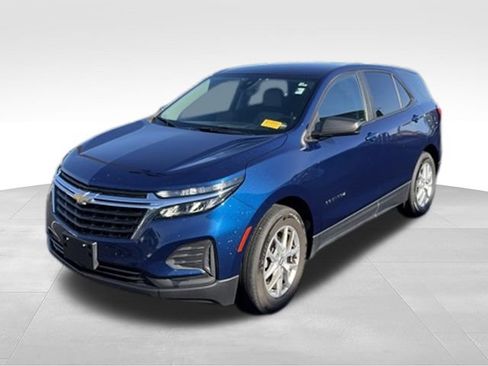 Used 2023 Chevrolet Equinox LS w/ LS Convenience Package FWD image 7