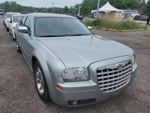 Used 2006 Chrysler 300 Touring image 2