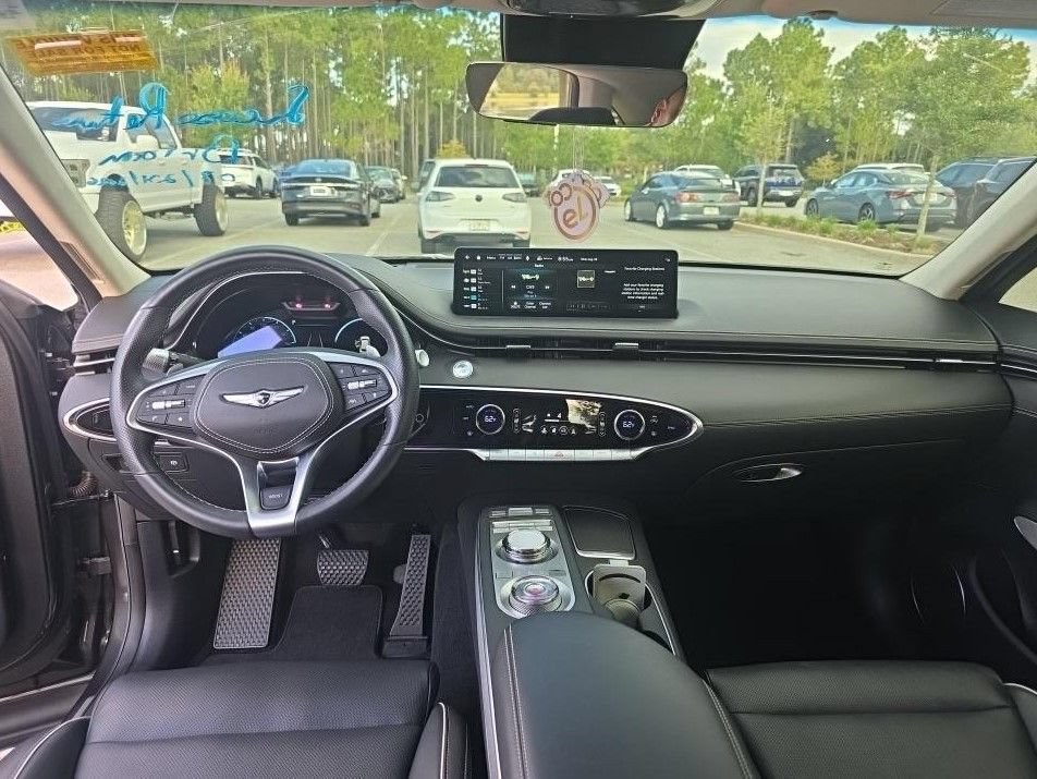 Used 2025 Genesis Electrified GV70 w/ Prestige Package AWD/4WD image 7