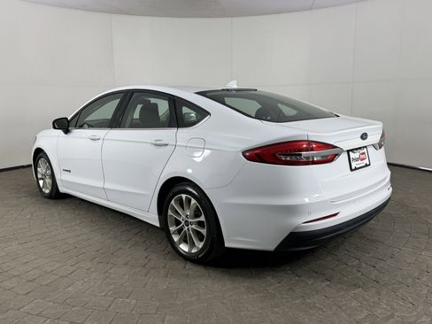 Used 2019 Ford Fusion SE FWD image 5