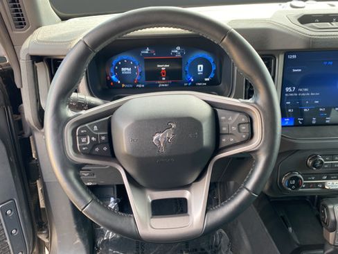 Used 2025 Ford Bronco Badlands AWD/4WD image 16