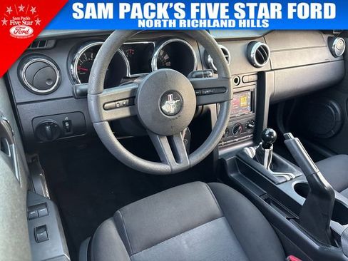 Used 2007 Ford Mustang Deluxe image 12