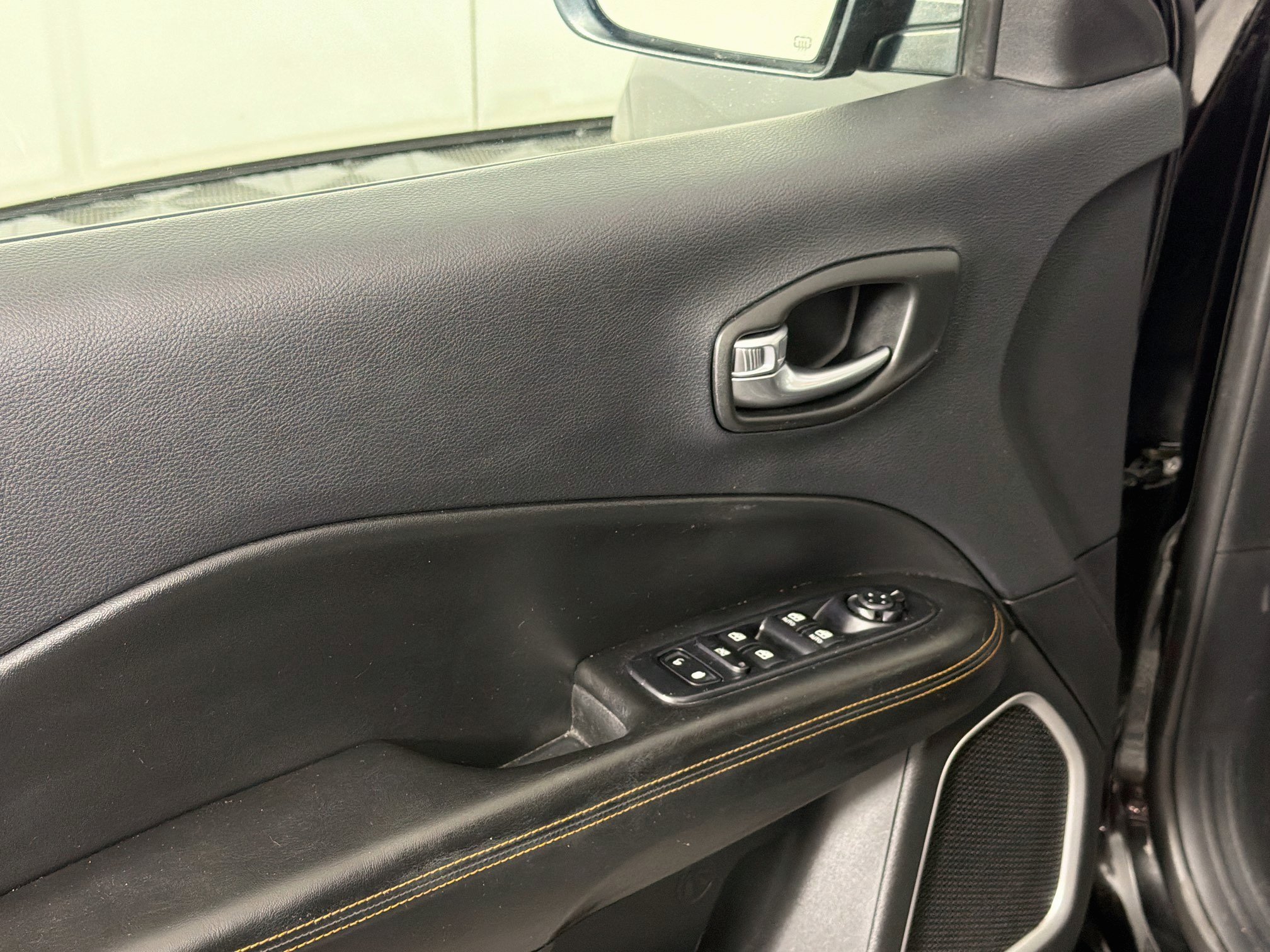 Used 2019 Jeep Compass Limited w/ Safety & Security Group AWD/4WD image 15