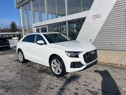 Used 2022 Audi Q8 Premium image 7