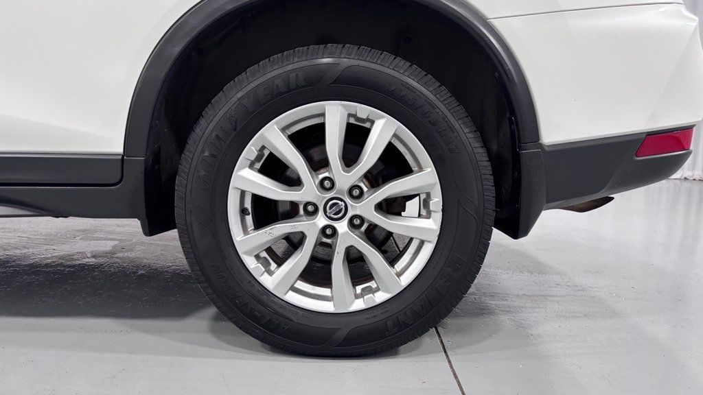 Used 2018 Nissan Rogue SV AWD/4WD image 31