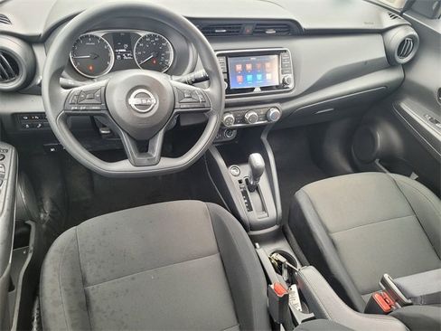 Used 2024 Nissan Kicks S image 9