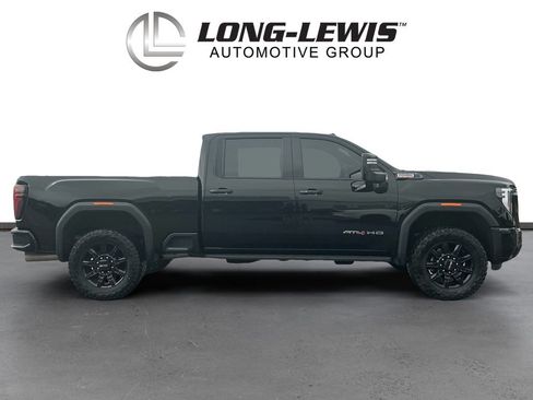 Used 2024 GMC Sierra 2500 AT4 w/ AT4 Premium Plus Package AWD/4WD image 8