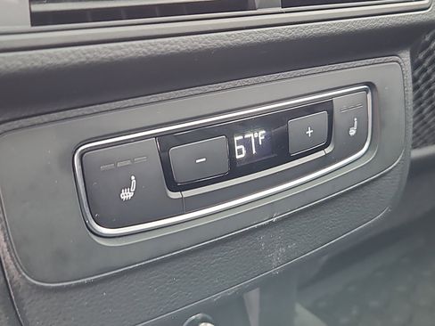 Used 2019 Audi Q7 3.0T Premium Plus image 17