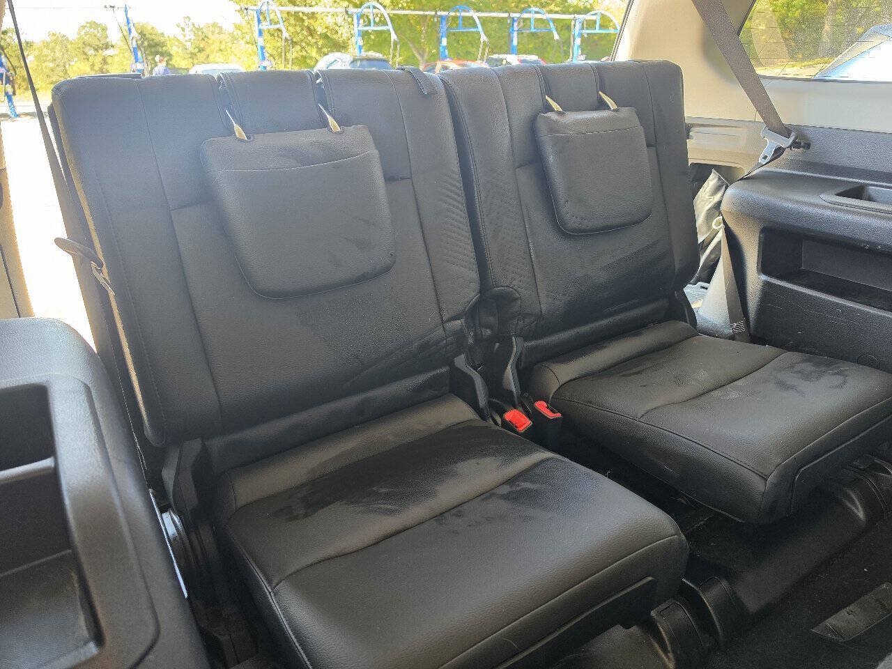 Used 2019 Toyota 4Runner SR5 AWD/4WD image 4