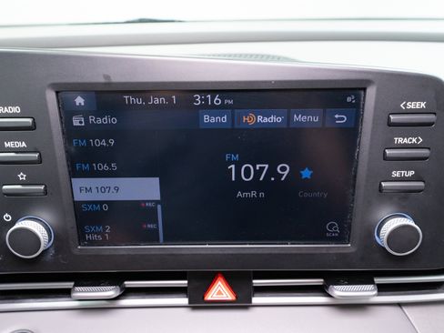 Used 2023 Hyundai Elantra SEL FWD image 17