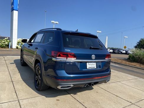 Used 2023 Volkswagen Atlas SE w/ Panoramic Sunroof Package FWD image 3