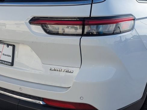 Used 2023 Jeep Grand Cherokee L Limited w/ Trailer Tow Group (B) image 4