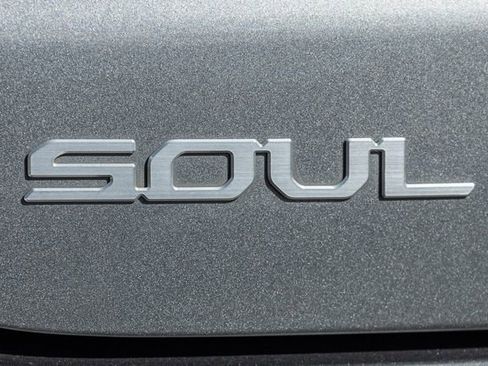 Used 2023 Kia Soul LX w/ LX Technology Package image 5